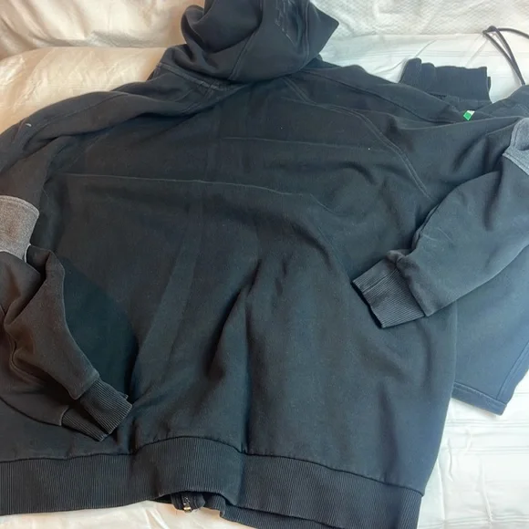 Puma X Ferrari Full Zip sweatshirt and sweatpants 2 piece Set Size L and XL